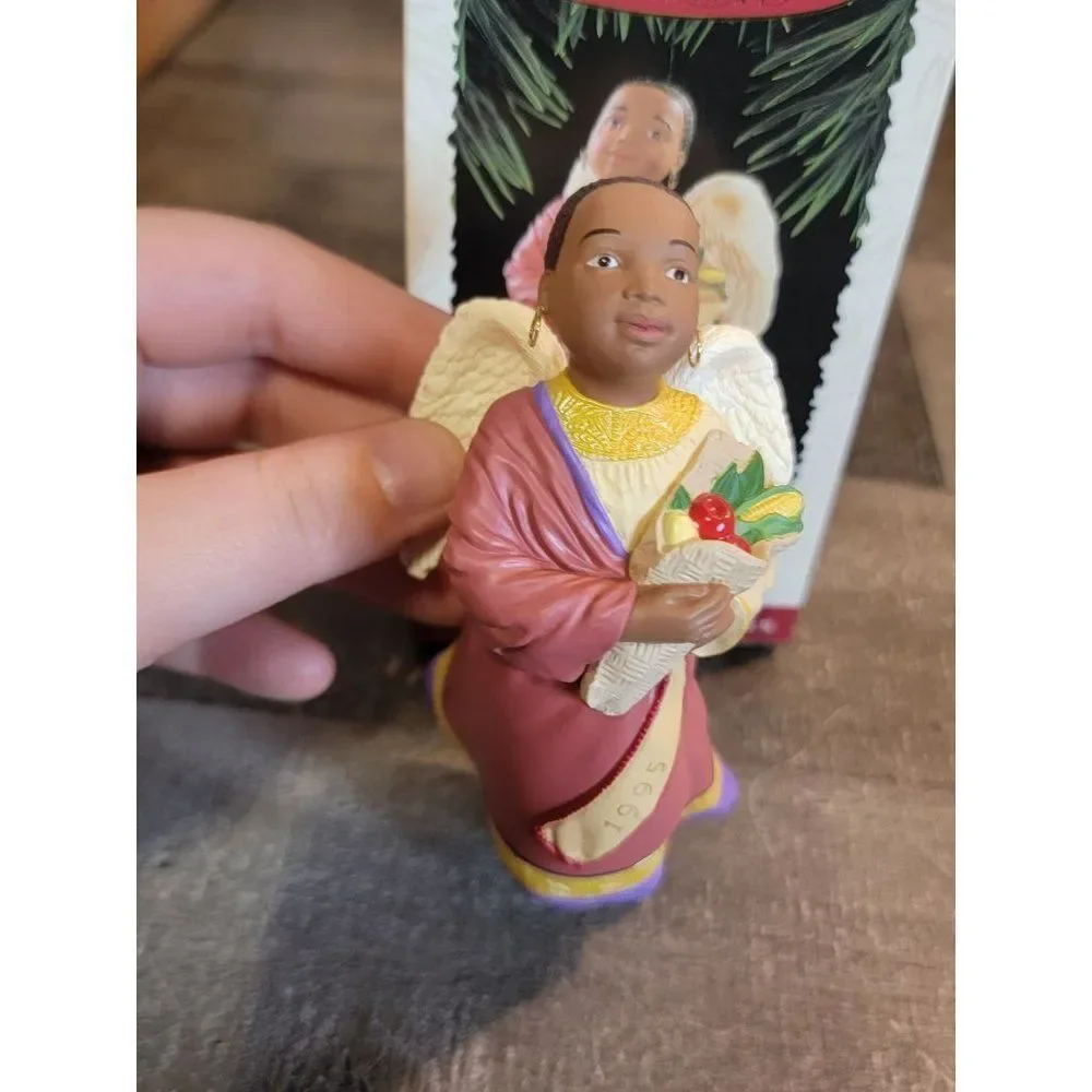 Hallmark 1995 a celebration of angels ornament‎ Xmas decor